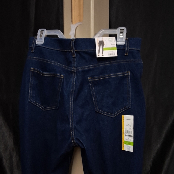 Time and Tru Blue Skinny Jeans Classic Style - Picture 14 of 16